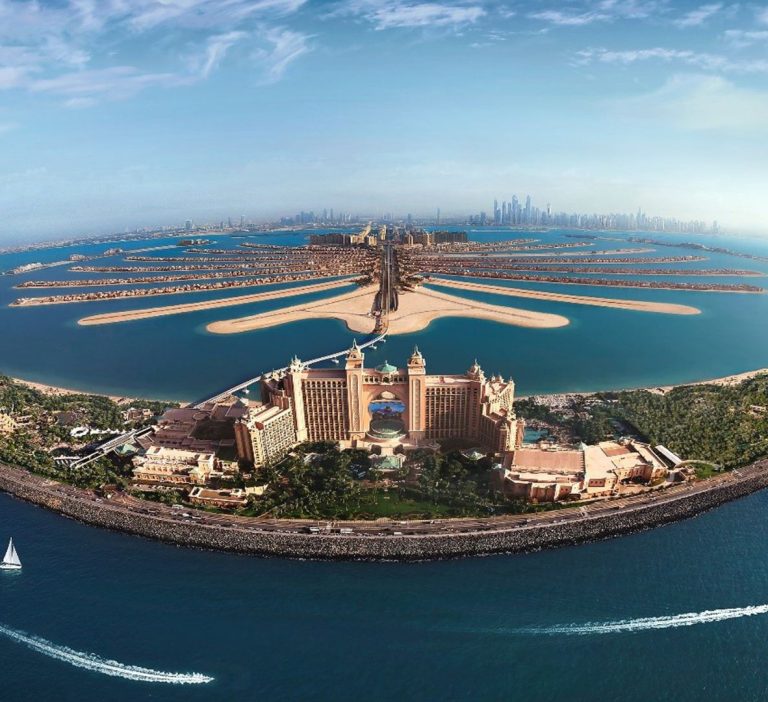 Palm Jebel Ali luxury villas are going to transcend you to the most amazing living.